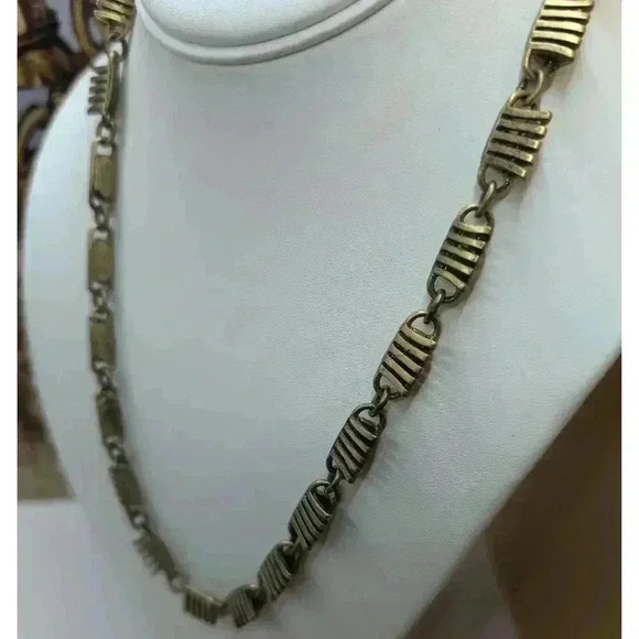 J.Crew Antique Gold Tone 3D Art Deco Necklace Fishbone Design Metallic - Picture 4 of 5